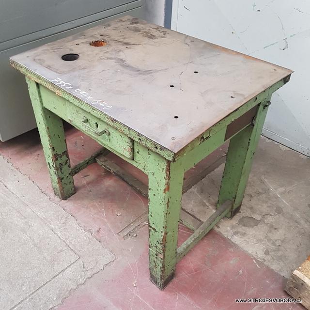 Pracovní stůl - ponk 755x590x670 (Pracovni stul - ponk (1).jpg)